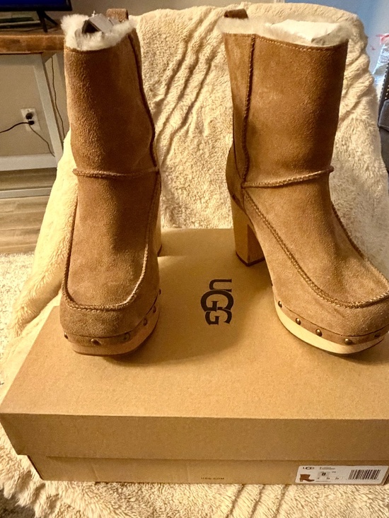 UGG Shoes - UGG Kouri Chestnut Suede Leather Sheepskin Wood Clog Ankle Boots Box Size 8